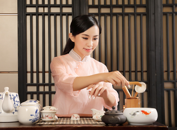 经常去西安临潼靠谱男士会馆，这家私藏已久的店推荐给你